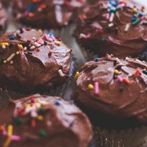 Cakes/Cupcakes